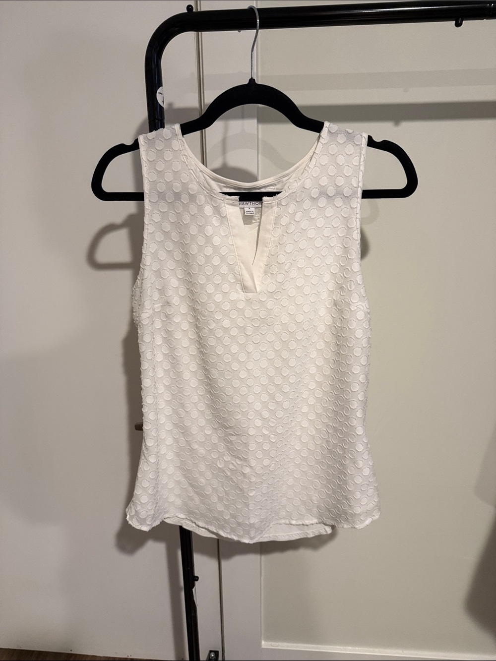 41 Hawthorn White Eyelet V-Notch Sleeveless Camisole